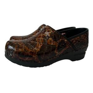 Sanita Professional Non-Slip Clogs Patent Leather Brown Snakeskin- EU 38, US 7.5